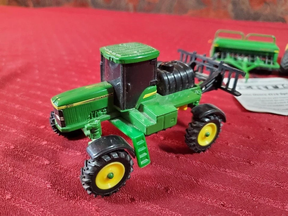 ERTL Scale Models 1:64 Scale Assorted Tractor Lot - Image 4 of 4