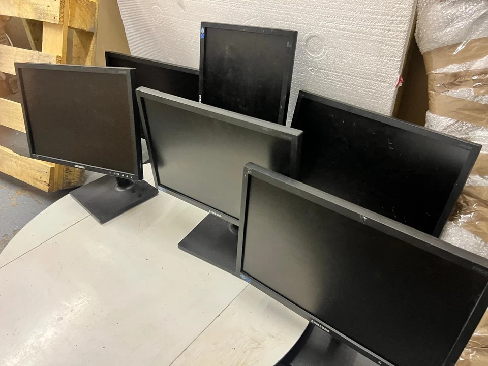 Samsung 19-inch 5:4 LED TN Monitor S19C450 DVI VGA, 5ms, Rotatable with Stand - Image 2 of 4