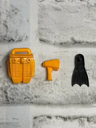 Hasbro G.I. Joe 1986 WET-SUIT Weapons Accessories ONLY Backpack Fin Flashlight