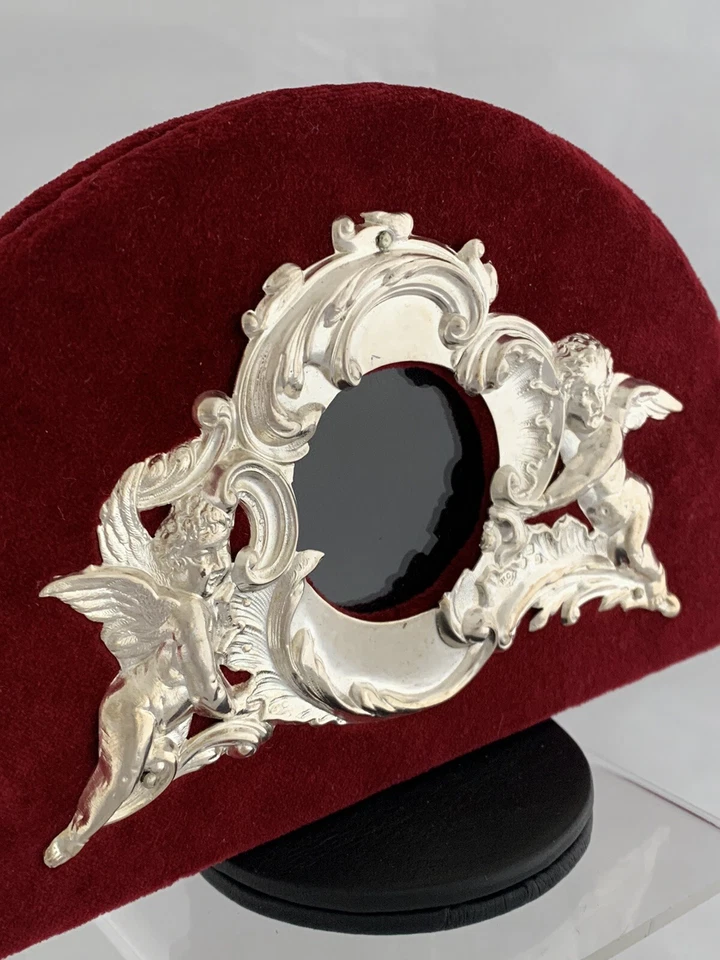 Sterling Silver PHOTOGRAPH FRAME 1901 London WILLIAM COMYNS Antique Silver - Image 3 of 4