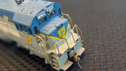 Locomotora Athearn HO GE U33C Delaware & Hudson 708 tira bien, se ve bien - Imagen 5 de 6