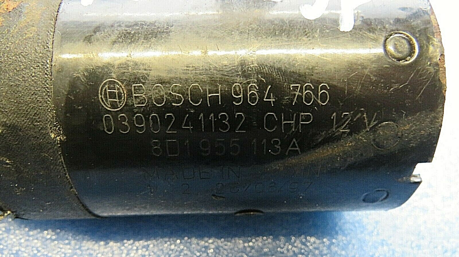 VW / Audi - Scheibenwischer Motor / WIPER MOTOR 8D1955113A BOSCH 