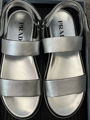 Prada NIB Logo Heel Sport Sandal Calzature Donna Vitello 4 Argento Leather SZ 38