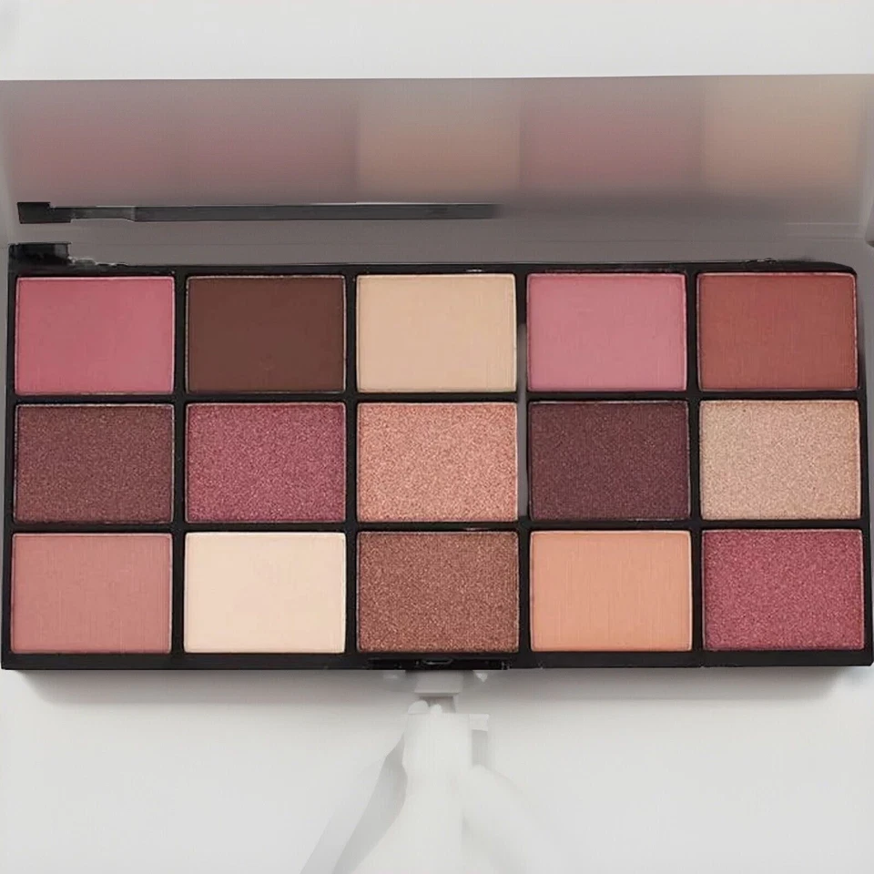 Provocative Reloaded Warm Pink 15 Large Pan Eyeshadow Palette & Brushes - Image 3 of 4