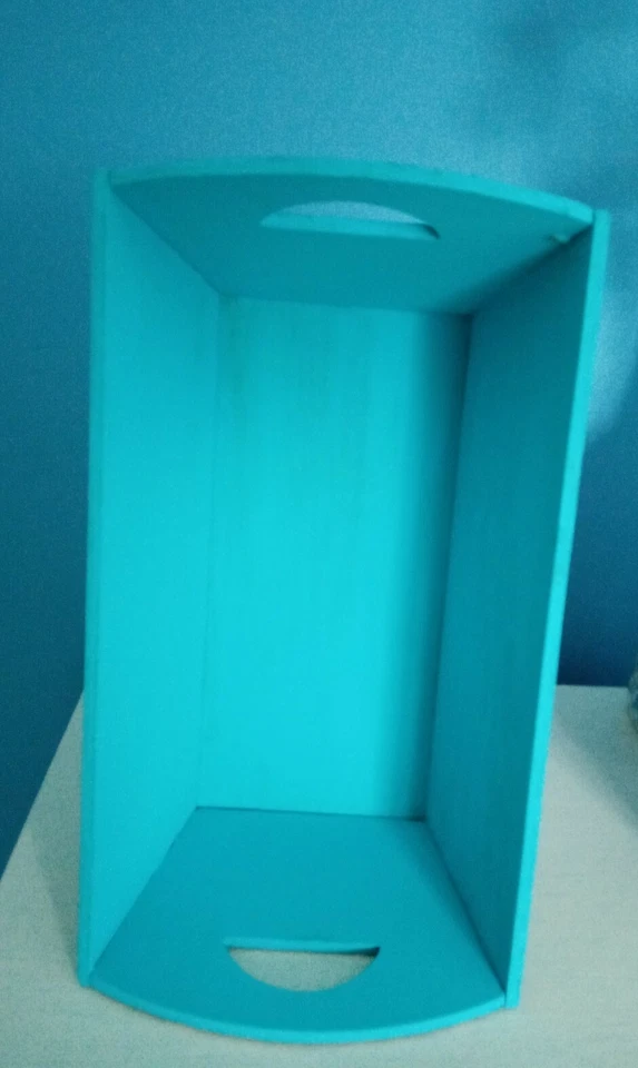 New handmade home decor white & blue patterned, wooden storage display basket - Image 4 of 4