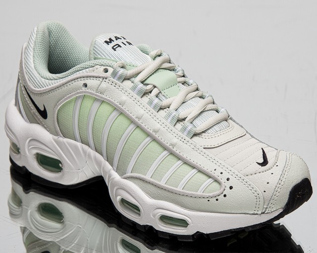 nike tailwind spruce aura