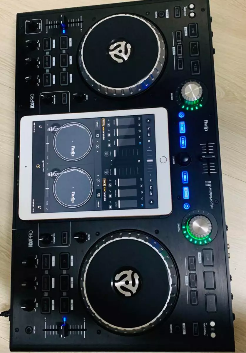 Numark iDJ Pro Premium DJ Controller for iPad AC 100V 50/60Hz Very Good