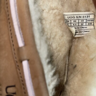 Ugg Womens Dakota Tan Leather Moccasins Slippers S/N 5131 Size 6