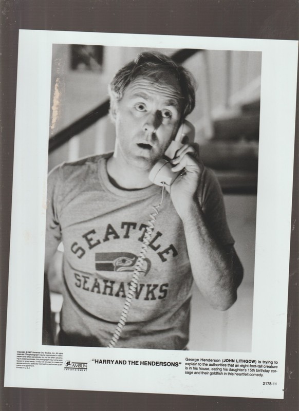 8X10 B&W   PHOTO OF-CLOSE  UP-JOHN  LITHGOW