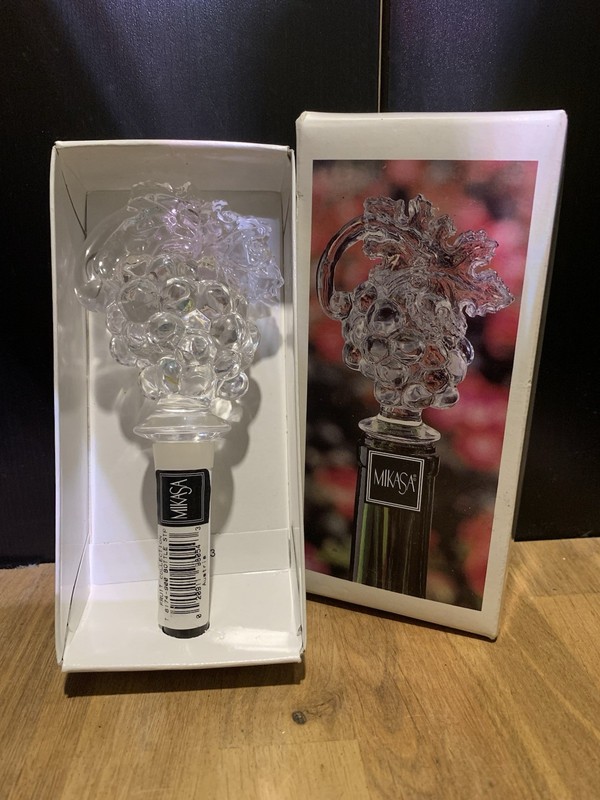 MIKASA Crystal Glass Wine Bottle Stopper Grape Cluster 6", Fruit Collection