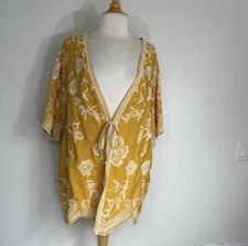 New Kindred Women Size 1X Mustard White Floral Embroidered Rayon Kimono Bohemian