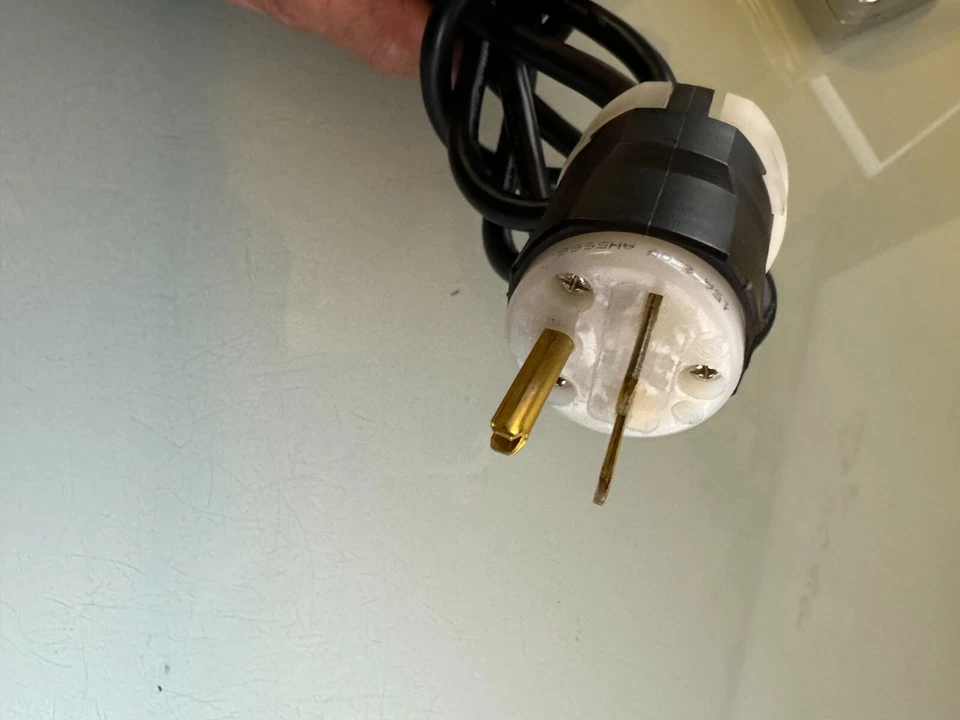 8' HEAVY DUTY 220v Power Cord for Crypto Miner PSU's, etc. with NEMA 6-15P Plug - Image 2 of 2