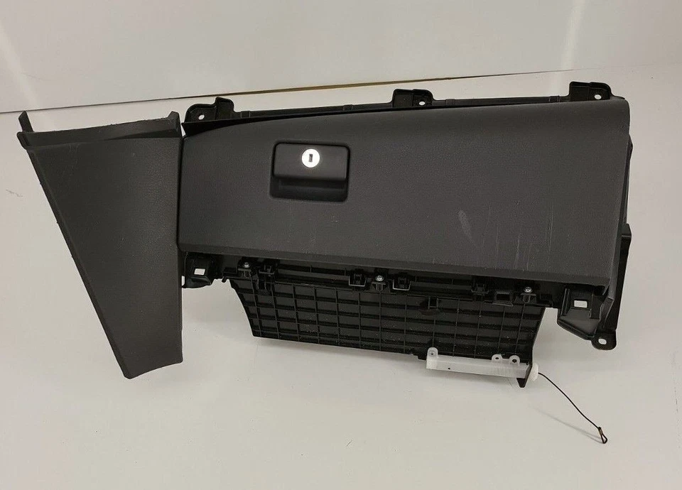 Toyota Camry 2018 guantera Foto 2 de 4