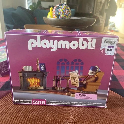 Vintage Victorian Grandfather Den/ Working Fireplace..