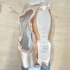 Freed of London Women's Pink Satin Butterfly Pointe Ballet Shoes