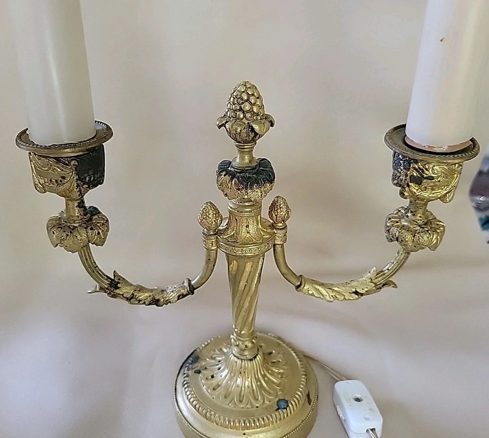 Par de lâmpadas francesas antigas de bronze em miniatura de candelabros boudoir/manto do século XIX - Imagem 3 de 4