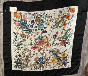 Foulard en sergé de soie imprimé serpent Gucci Flora Flora (facture d'achat livrée)