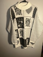 80s-90s Vintage Trimmings Knitted Sweater Hearts and Roses Size Large