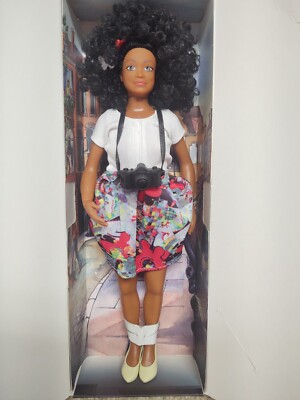 AFRICAN AMERICAN LAMMILY DOLL 2016 plus BONUS OUTFIT