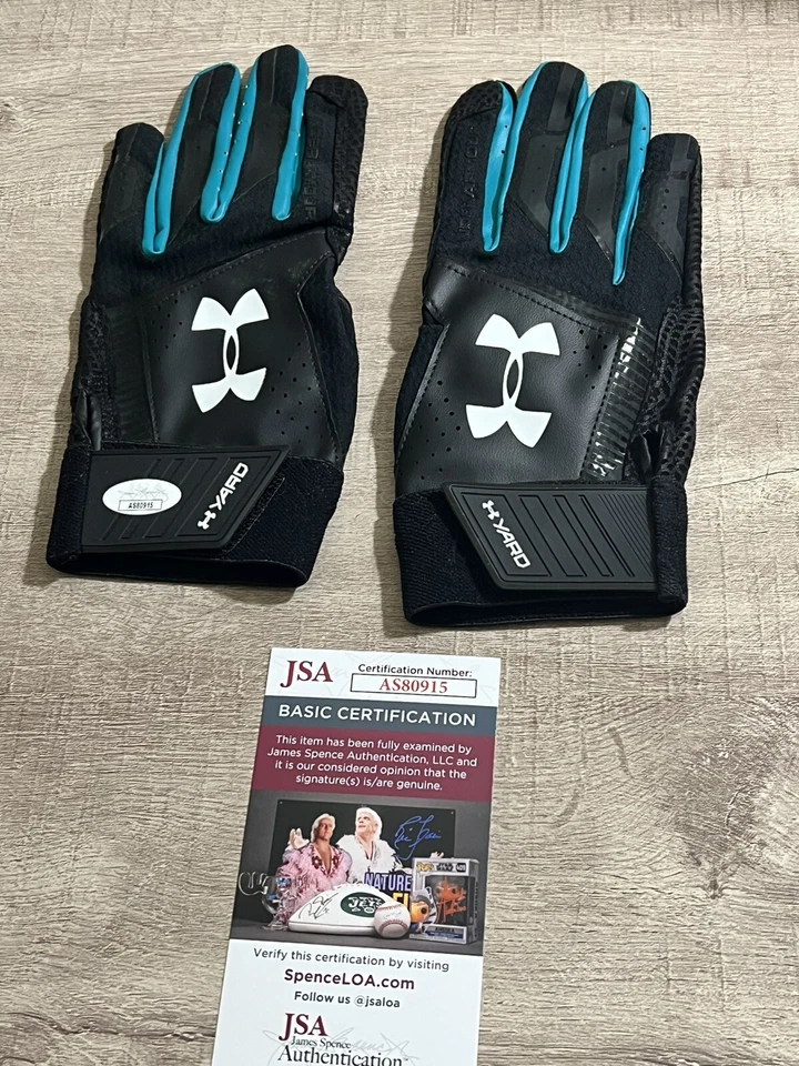 2018 MLB Seattle Mariners Dee Gordon Signed Batting Gloves Under Armour Yard JSA - Image 3 of 4