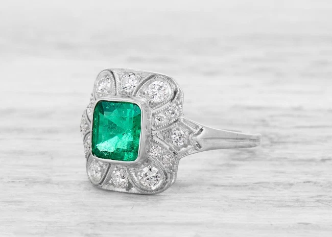 Unique Rectangle Cut Lab-Created 0.95CT Emerald Gemstone With 935 Silver Ring - Image 2 of 4