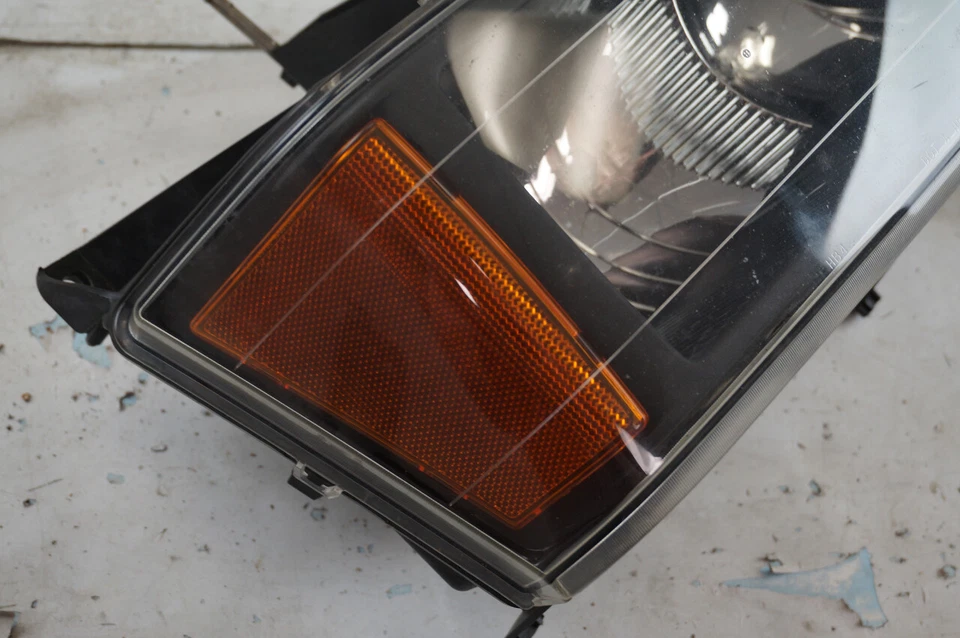 Conjunto de faros para mano derecha Chevrolet Colorado GMC Canyon 2004-2012 usado GM Foto 3 de 4