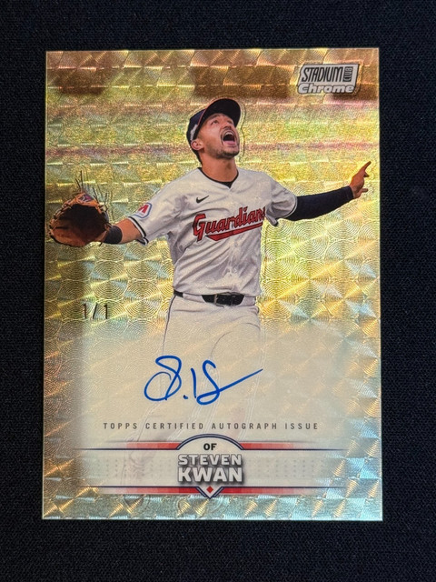 Steven Kwan 1/1 Gold Superfractor Auto 2025 Topps Stadium Club Chrome Guradrians