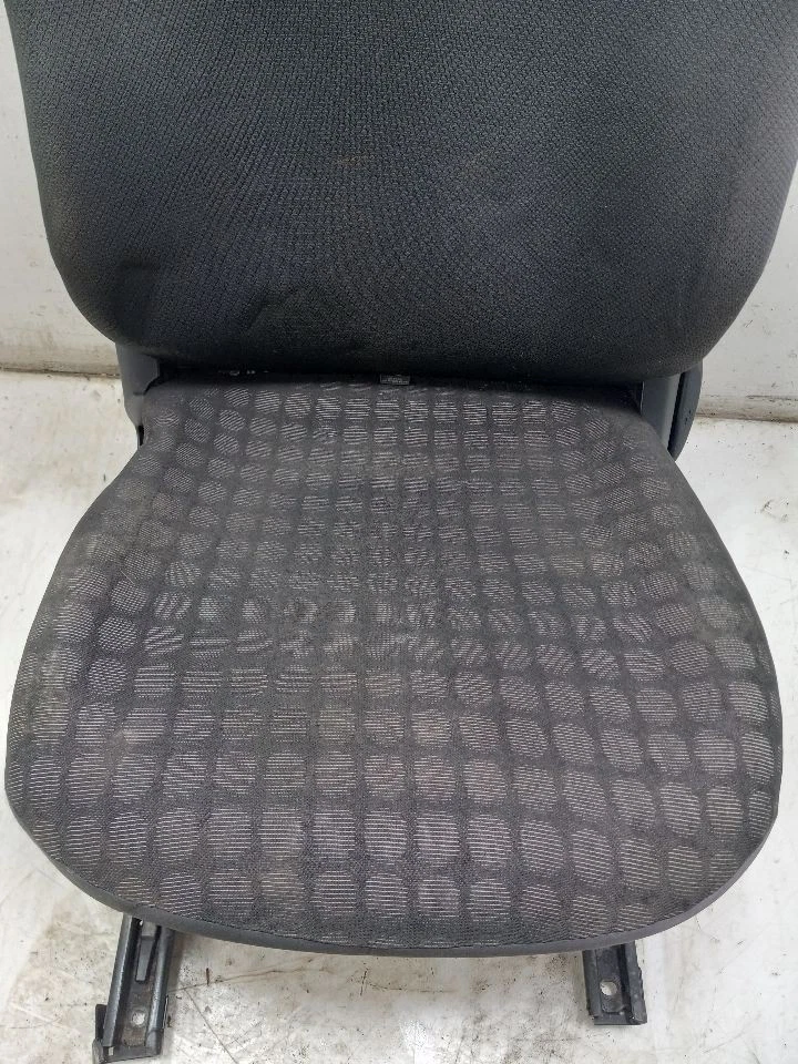 11-12 SCION IQ 1.3L FWD AT DRIVER Side FRONT CLOTH BUCKET 座椅  — 第 4/4 张图片