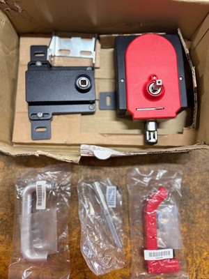 Euchner MGB-H-AA1A6-L-111839 & MGB-E-A2-106051 Gate Box & Release (NEW)