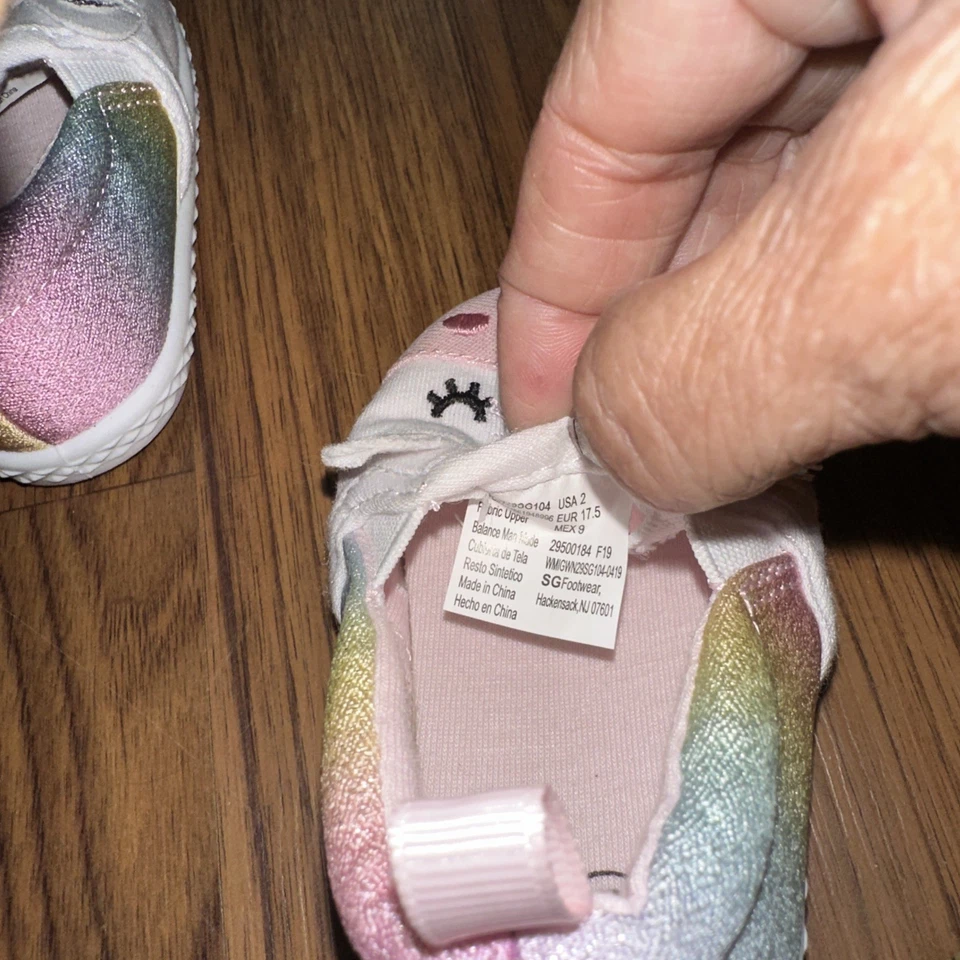 Sapatos de bebê menina tamanho 2 unicórnios super fofos - Imagem 3 de 4