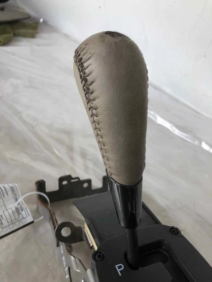 2001 SEVILLE Floor Shifter Gear Selector Lever Shift Automatic CADILLAC SLS - Image 2 of 4