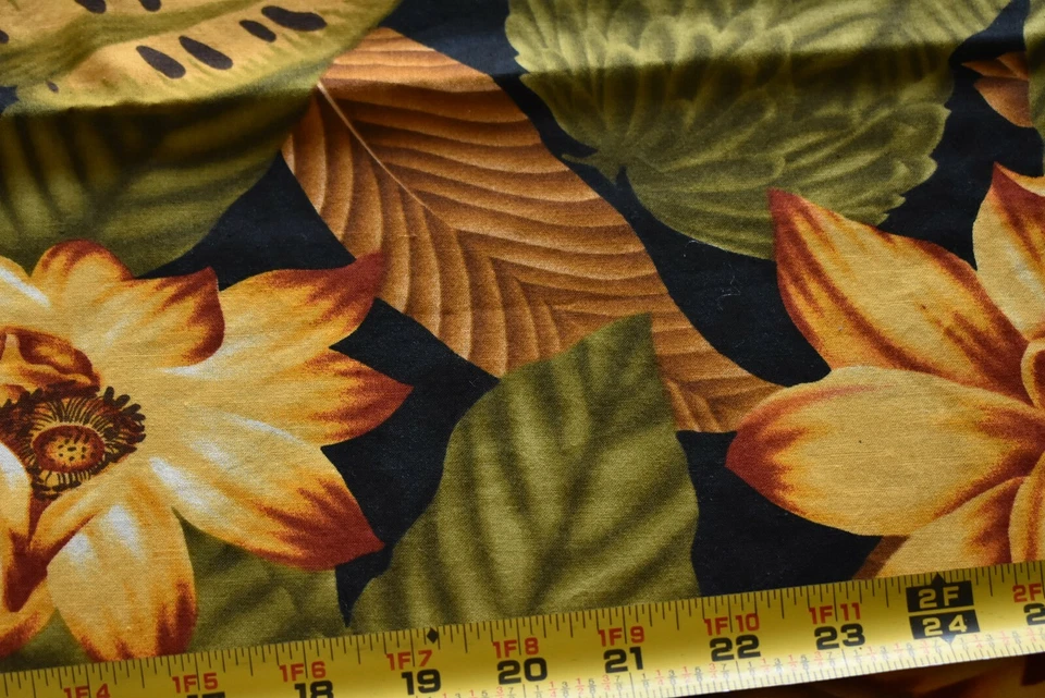 Por 1/2 yarda, Vintage, Grande Dorado y Olivo Floral Edredón Algodón/Alexander Henry N6347 Foto 3 de 4