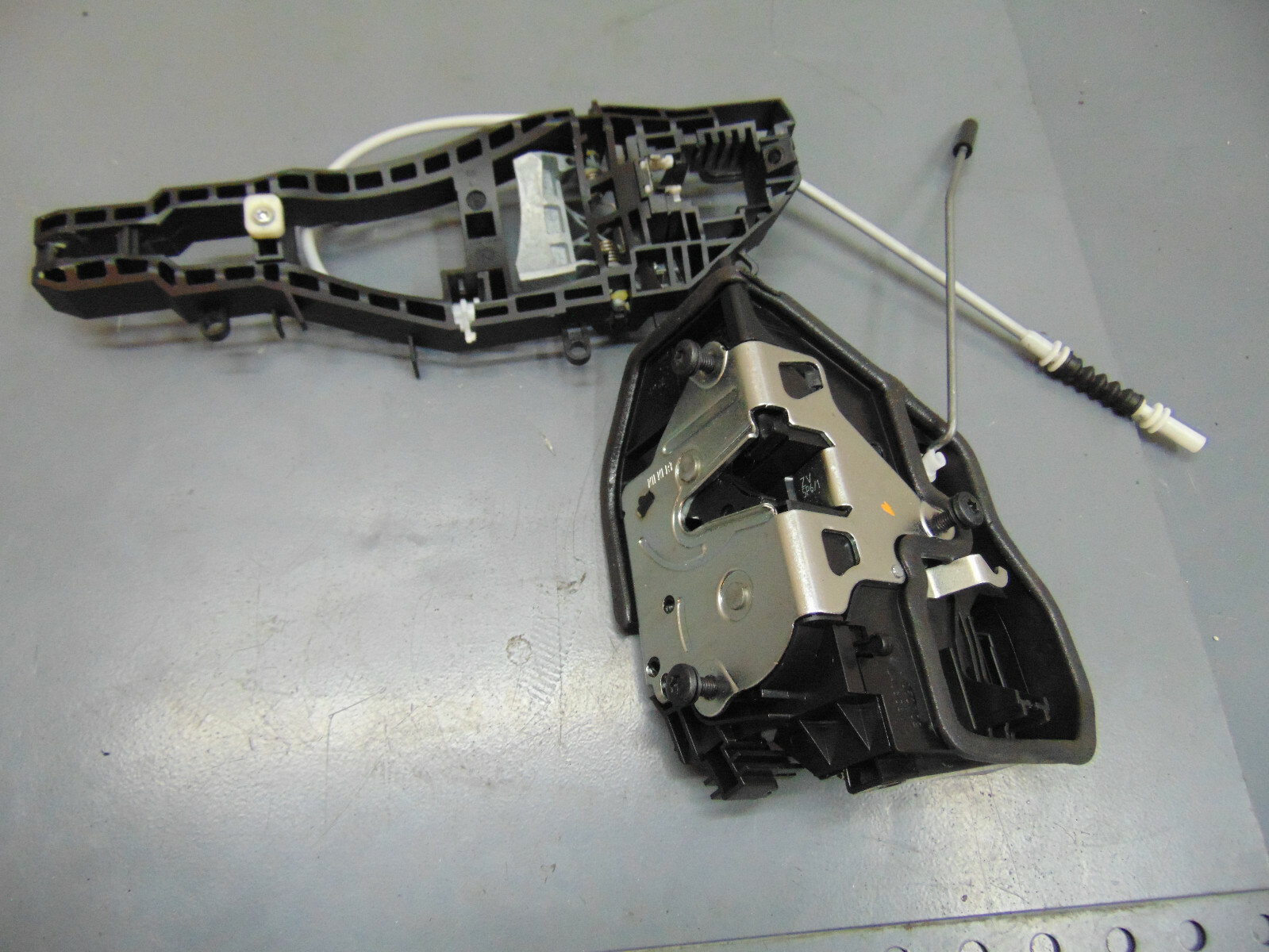 2017 BMW M3 DOOR LOCK ACTUATOR MOTOR HANDLE CARRIER F30 F80 2012 
