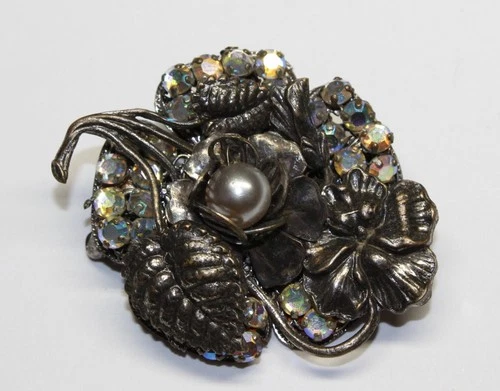 VINTAGE MIRIAM HASKELL SILVER TONE BROOCH