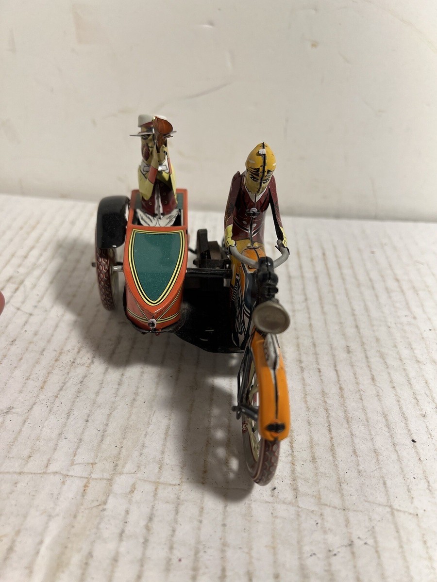 VINTAGE PAYA COOPERATIVE TOURING RIDER & SIDECAR WINDUP TIN