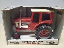 Toy Ertl 1/16 International 1568 Cab w/ Dual Chrome Stacks 3rd V8 Serie 4602