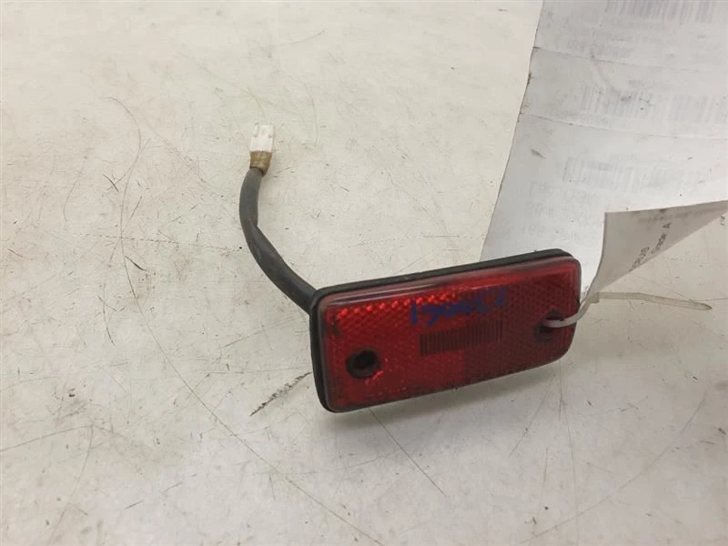 93-95 TOYOTA LAND CRUISER DRIVER SIDE REAR SIDE MARKER  - Image 4 of 4