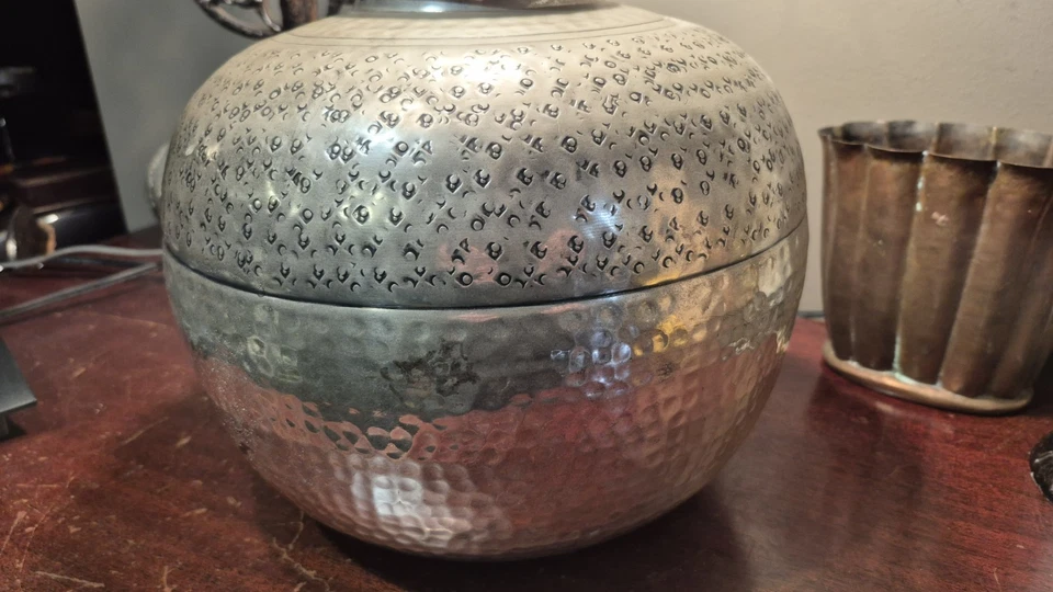 Lámpara redonda Pottery Barn martillada a mano plata níquel grande retirada 21" de alto Foto 4 de 4