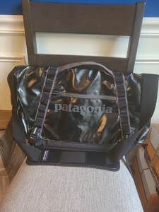 Patagonia Black Hole Messenger Bag 24L | eBay