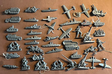Gruppe alt Milit&auml;r Kunststoff Abzeichen Stra&szlig;ensammlung Wehrmacht Luftwaffe grau