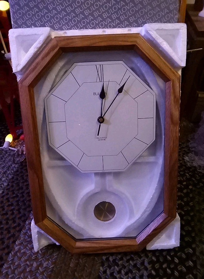 Bulova Chime Vintage Wall Clock Quartz Oak Frame Made In Taiwan #C3003