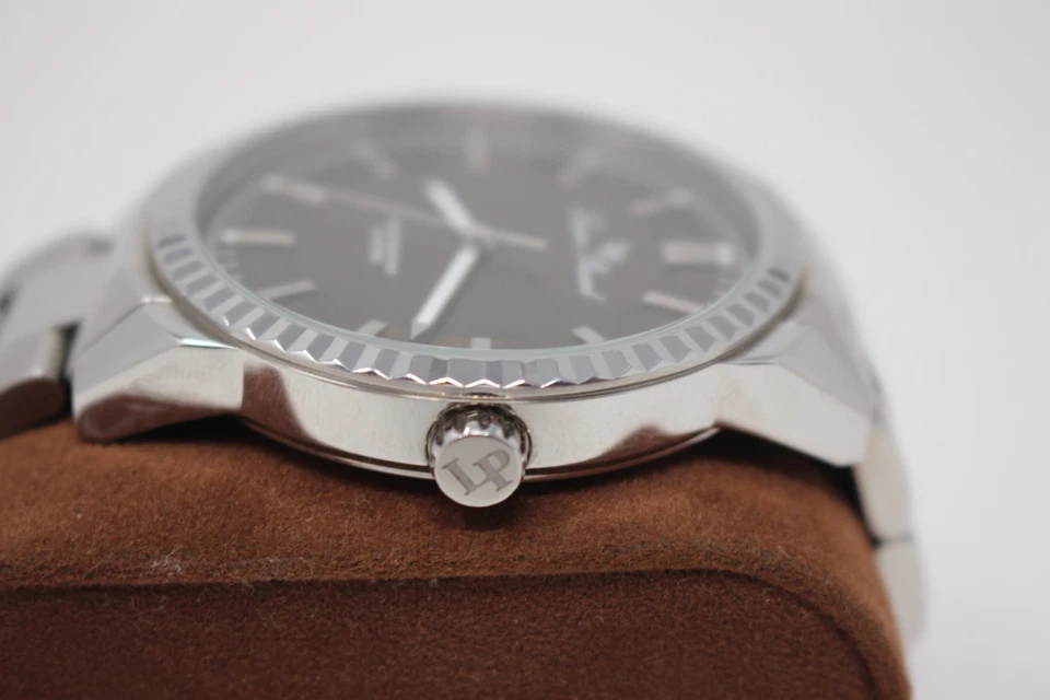 Lucien Piccard 手表男士 42 毫米银色日期钢质表带全新电池凹槽 — 第 2/4 张图片