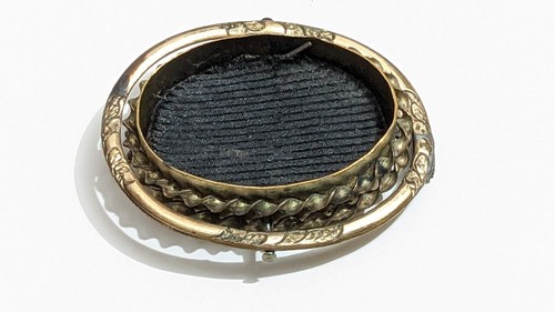 19th Century Painted Strawberries Jet Onyx Swivel Mourning Brooch As Is SEE MORE - Picture 4 of 11
