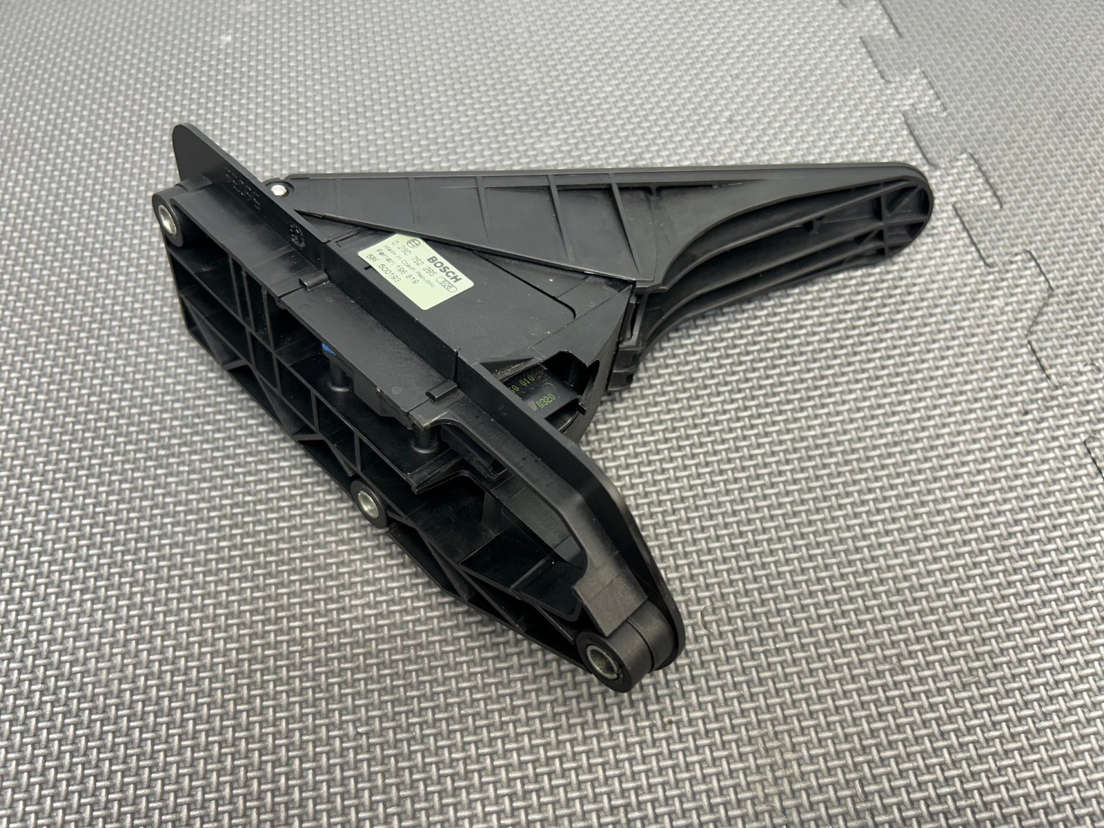 05-08 MASERATI QUATTROPORTE M139 ACCELERATION GAS PEDAL BOSCH OEM USED 196819