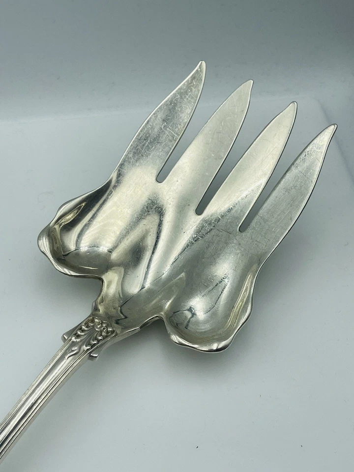 Tenedor para servir pescado rey inglés antiguo de plata esterlina Tiffany & Co 9 3/8 Foto 2 de 4