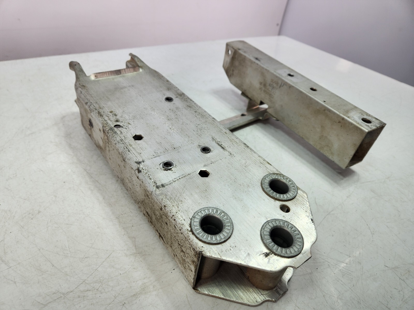 ✅ 10-14 OEM Rolls-Royce Ghost RR4 Front Bumper Right Support Deformation Bracket