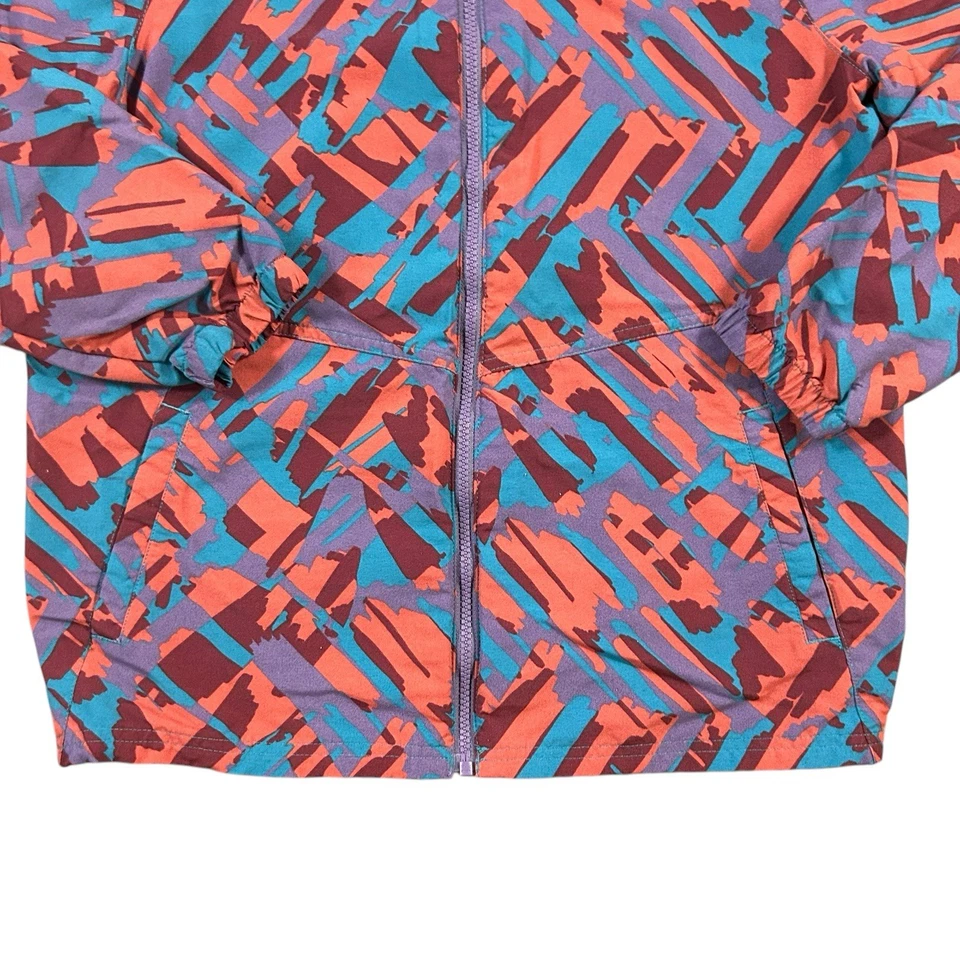 Chaqueta cortavientos clásica de montaña grande para mujer LL.Bean estampado geométrico Foto 3 de 4