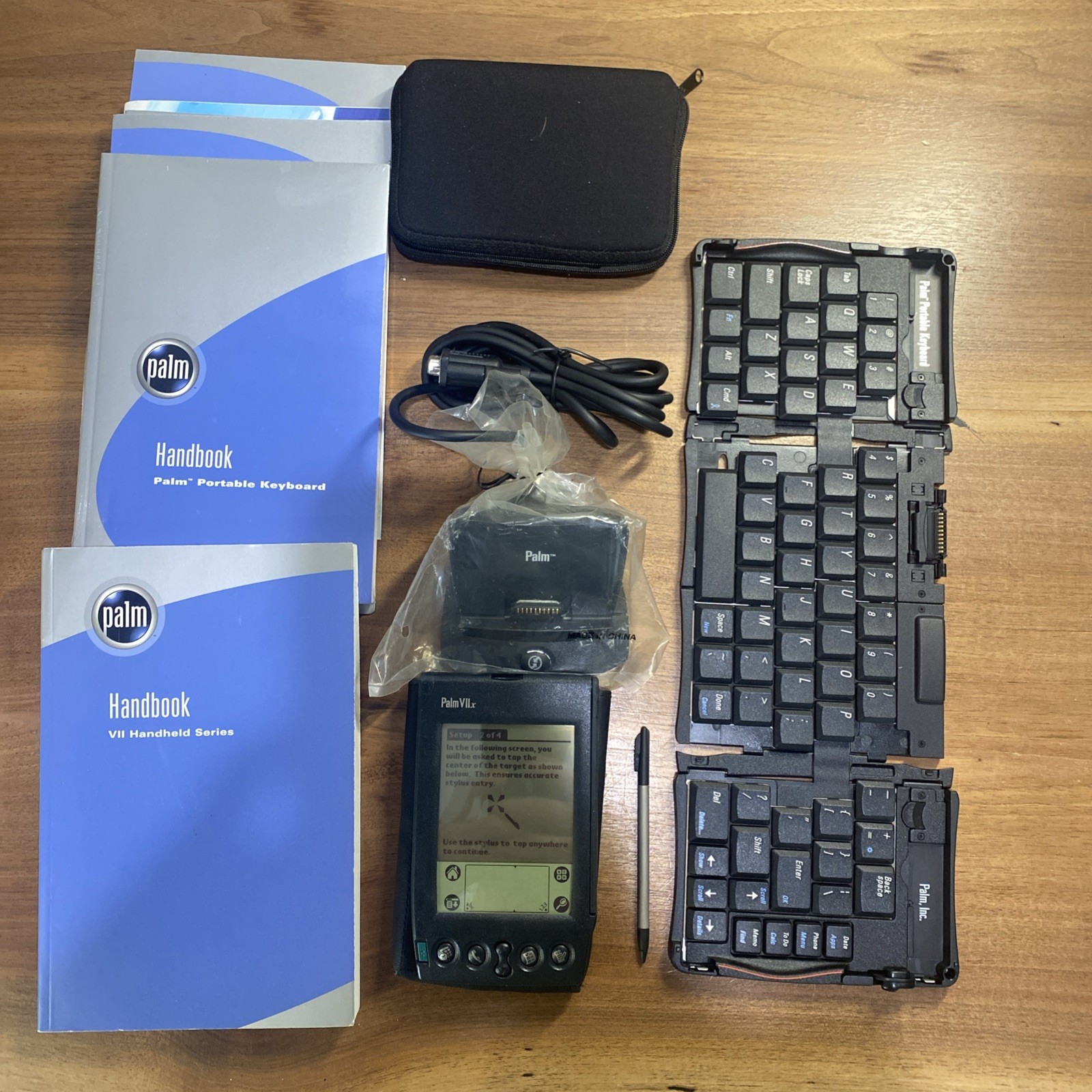 Palm VIIx Wireless Handheld With Stylus Pen, Case & Portable Keyboard & Cradle