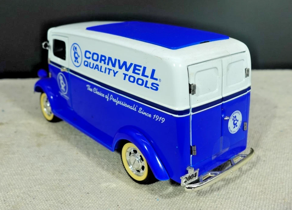 Liberty Classics 1938 Studebaker Bank W/Key 1/24 - Image 4 of 4