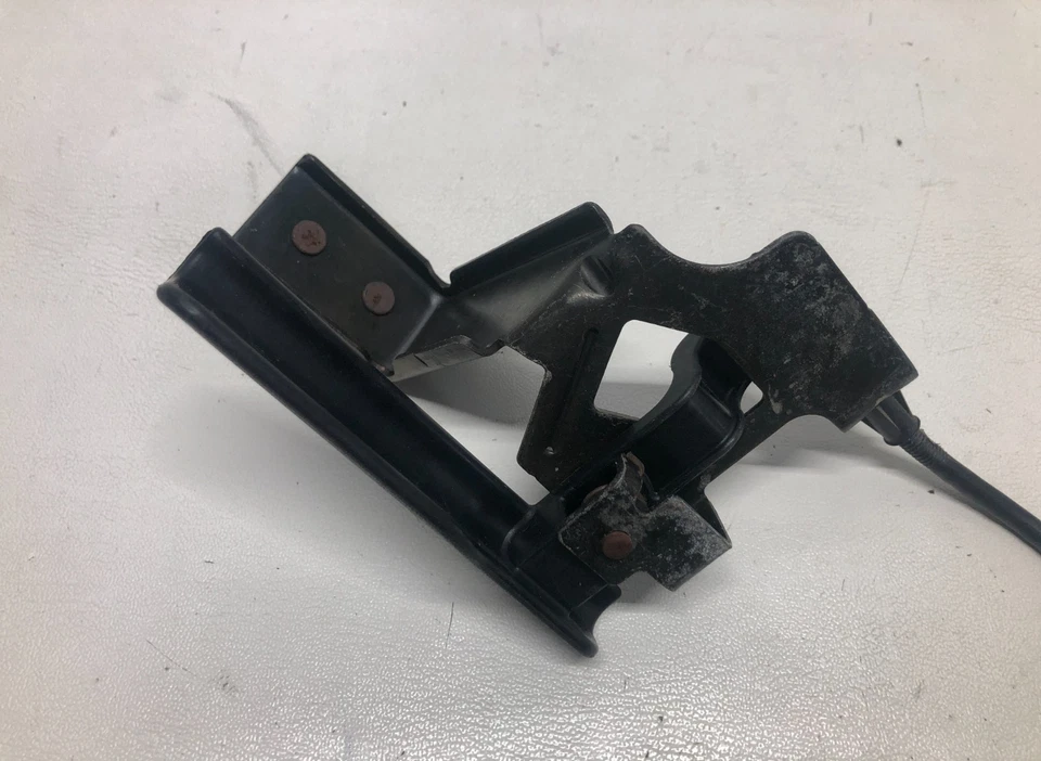 Cabo e alça de liberação de freio elétrico 1999 -2007 Ford F250 F350 Excursion - Imagem 4 de 4